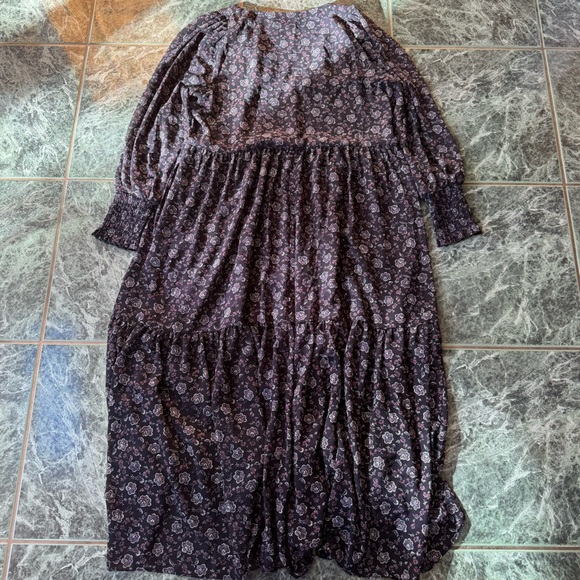 Madewell Georgette V-Neck Midi Dress in Enchanted Floral - Picture 5 of 8